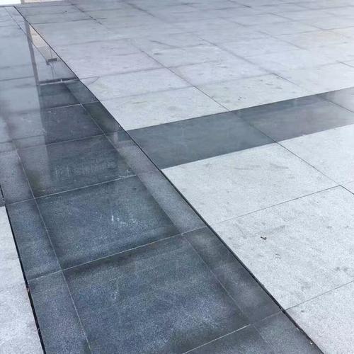 辽宁芝麻黑 吉林黑冰花 光面石材定制 机场地铺 环境装饰图片